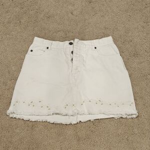 White Frayed Hem Denim Skirt